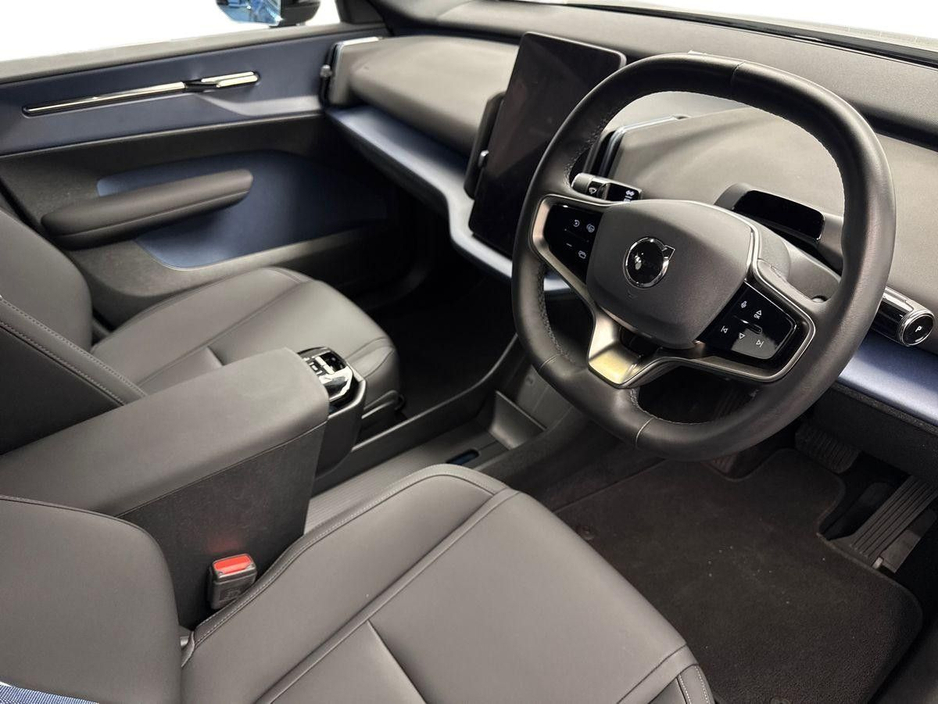 2024 Volvo EX30 - image 6
