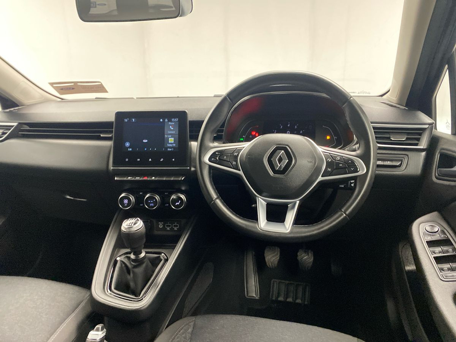 2023 Renault Clio - image 20