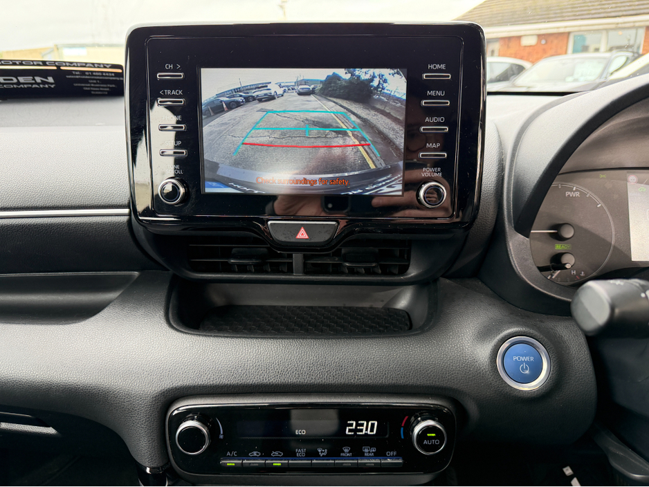 2023 Toyota Yaris - image 18