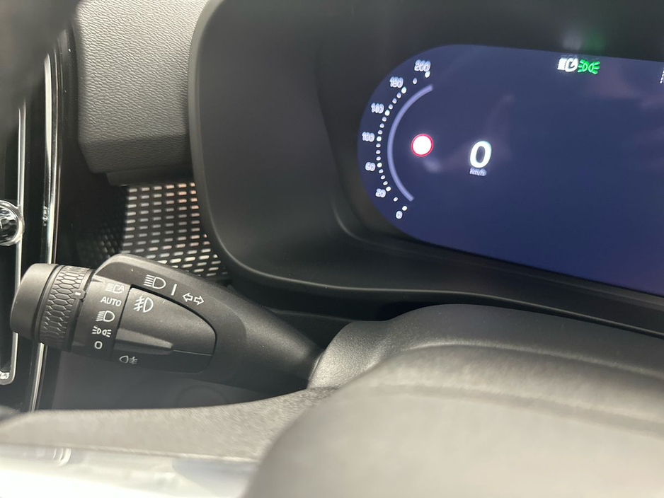 2026 Volvo EX40 - image 26