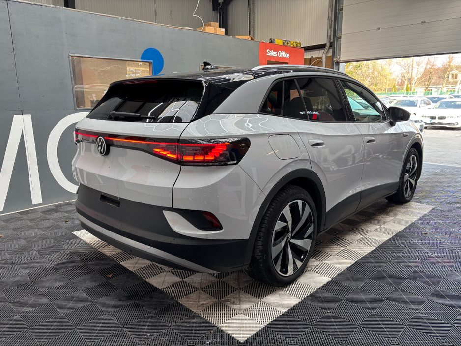 2022 Volkswagen ID.4 - image 2