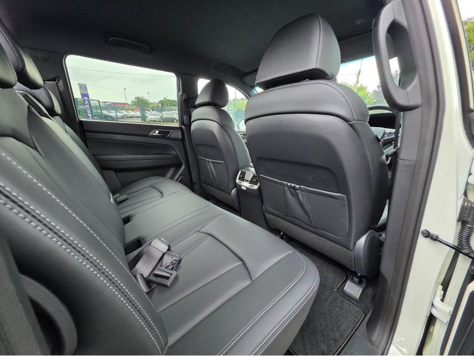 2025 Ssangyong Musso 2.2 PICK UP 5 SEATER COMMERCIAL 4WD 200 BHP 3.5 TON TOWING CAPACITY REV-CAMERA // 5 YEAR WARRANTY // APPLY FOR FINANCE TODAY // THE BEST VALUE PICK UP IN IRELAND // €40,950