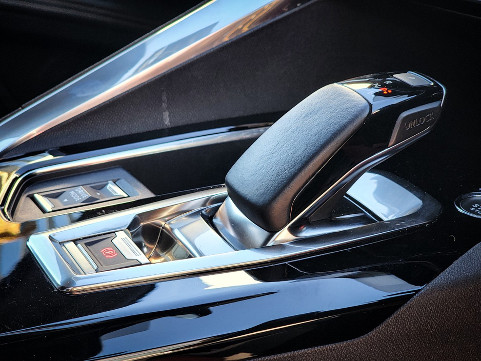 2023 Peugeot 3008 - image 32