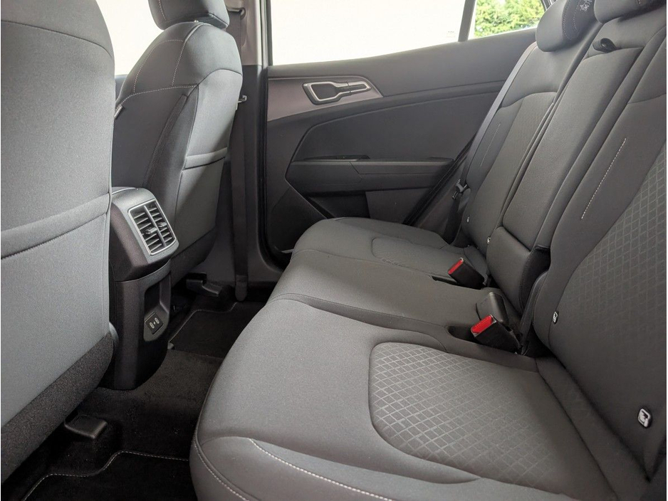 2026 Kia Sportage - image 8