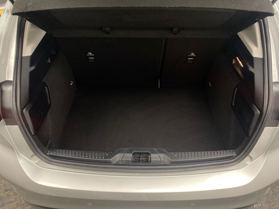 2023 Ford Focus - image 9