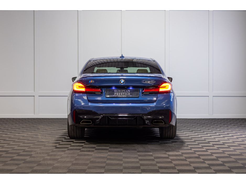 2022 BMW 5 Series - image 5