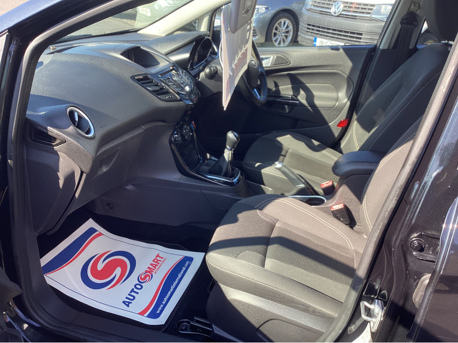 2016 Ford Fiesta - image 14