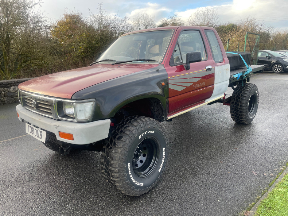 1999 Toyota Hilux - image 4