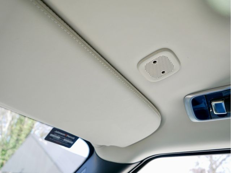 2025 Land Rover Range Rover - image 29