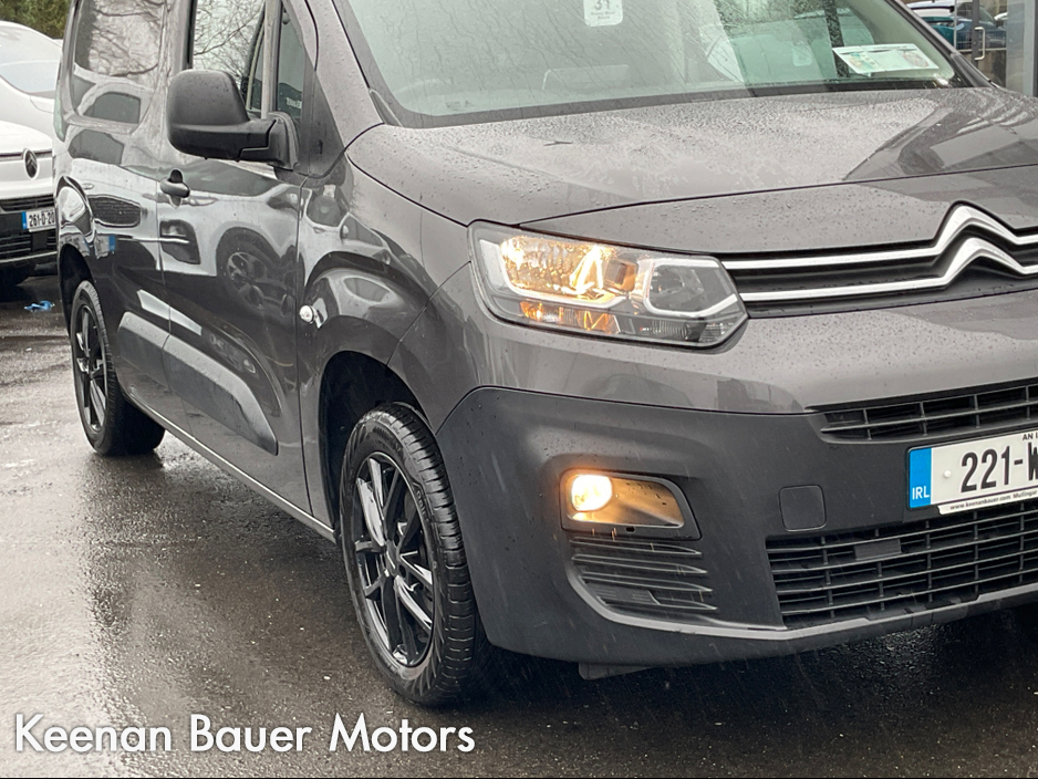 2022 Citroen Berlingo - image 2