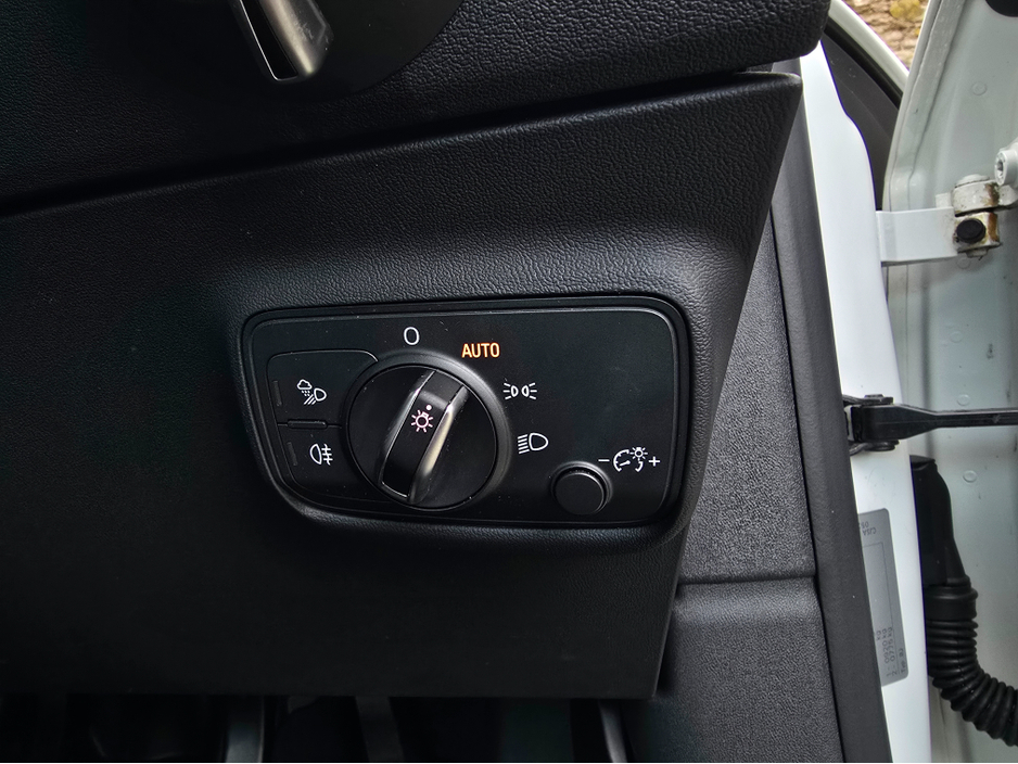 2016 Audi TT - image 18