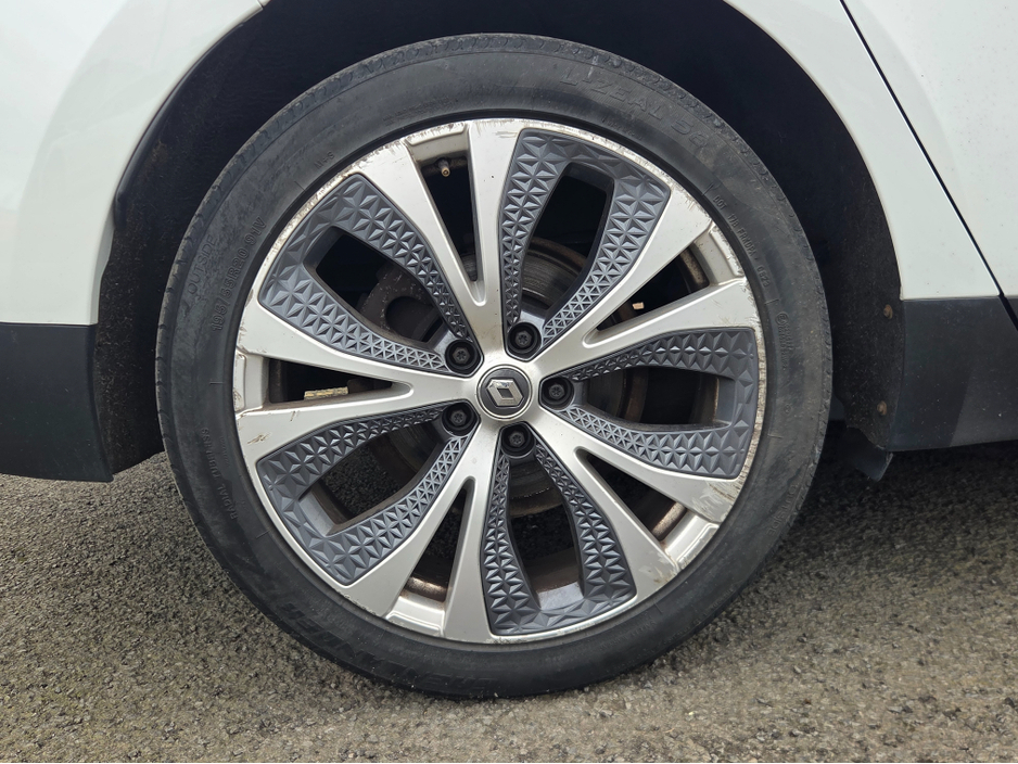 2017 Renault Grand Scenic - image 9