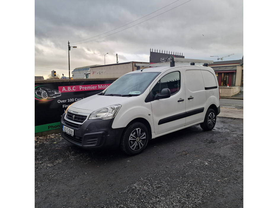 2016 Peugeot Partner  €5,450