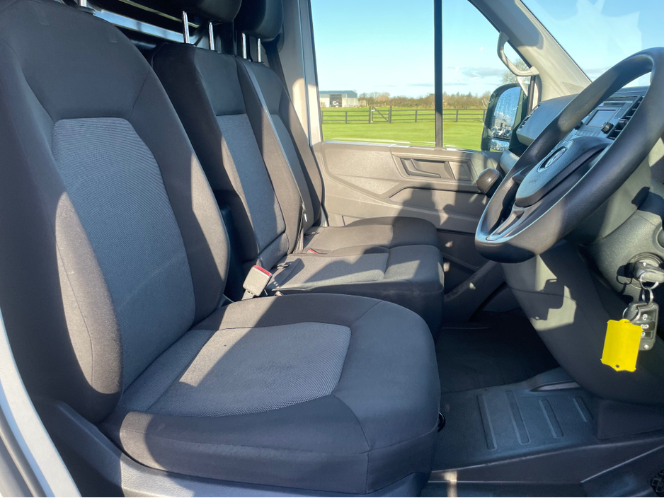 2021 Volkswagen Crafter - image 4