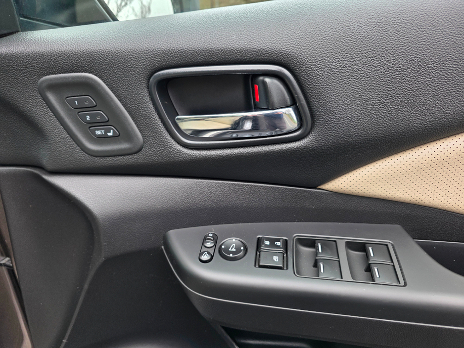 2016 Honda CR-V - image 15