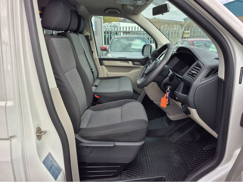 2017 Volkswagen Transporter T6 PVL 3000KG TDI 150HP D7F 5DR €54,950