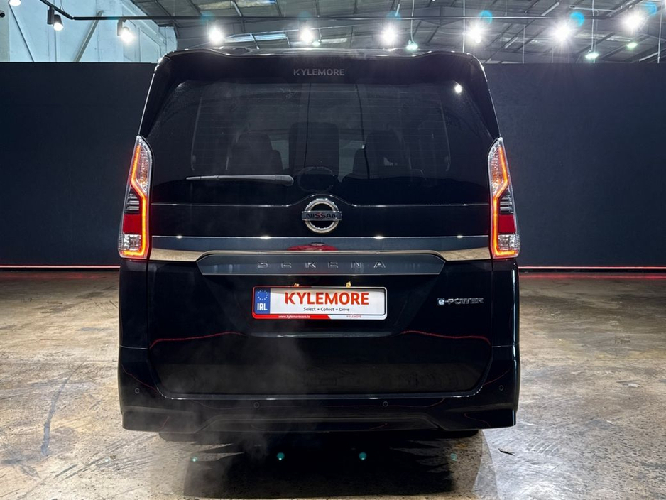 2022 Nissan Serena - image 4