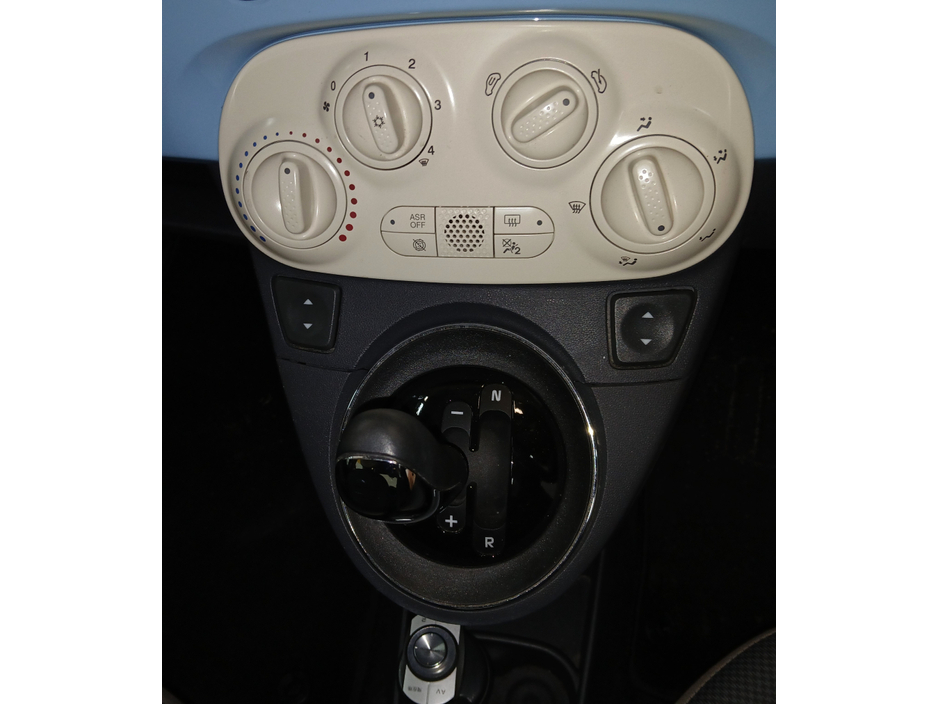 2015 Fiat 500 - image 5