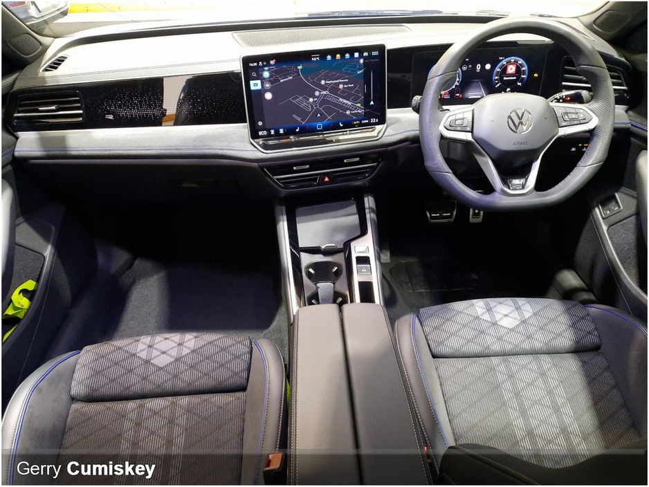 2025 Volkswagen Passat R-Line | Phev | 204BHP