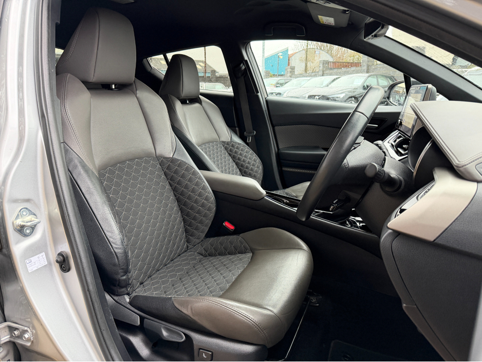 2023 Toyota C-HR HYBRID. .. #12 MONTH WARRANTY INCLUDED# .. FINANCE AVAILABLE €22,750