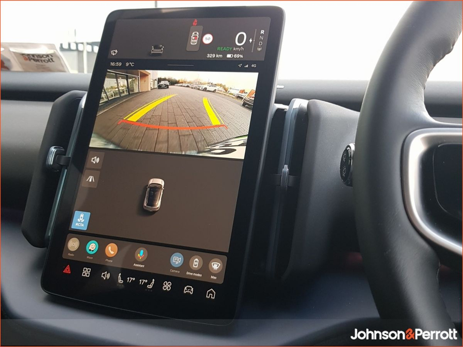 2025 Volvo EX30 69 kWh 272bhp Extended Range PLus €40,900