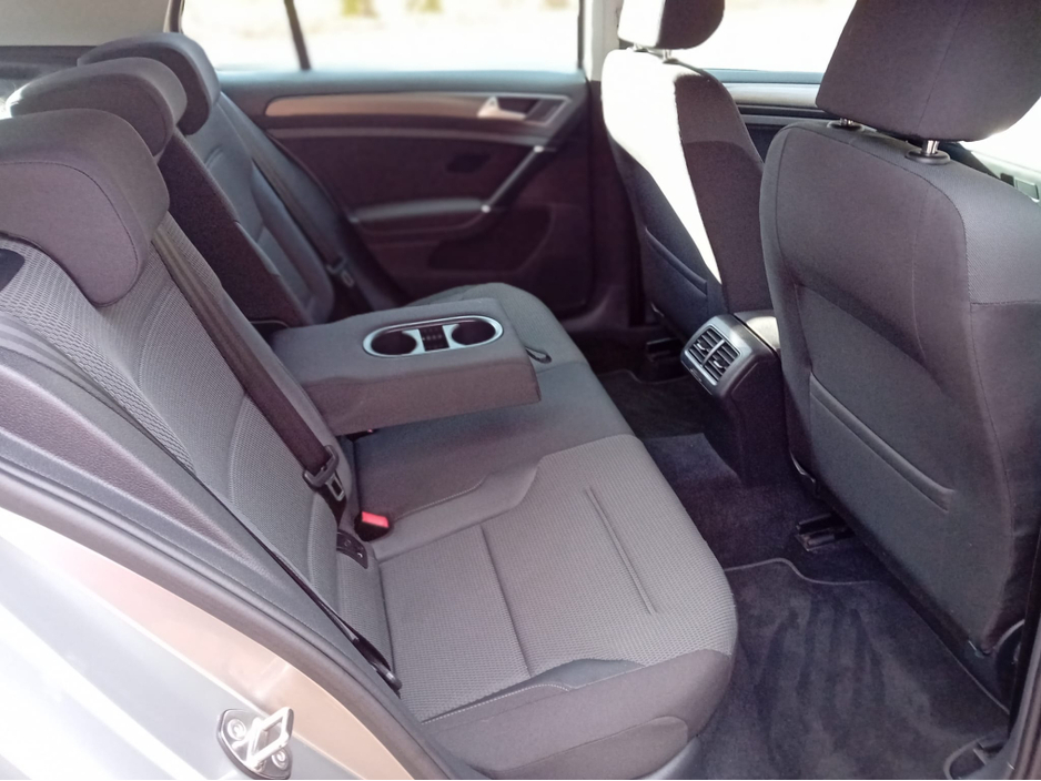 2019 Volkswagen Golf - image 12