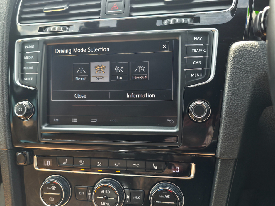 2015 Volkswagen Golf 1.4 TSI LEATHER SPECIAL TAN LEATHER  MILANO EDITION //LEATHER  HEATED SEATS // REVERSE CAMERA €15,450