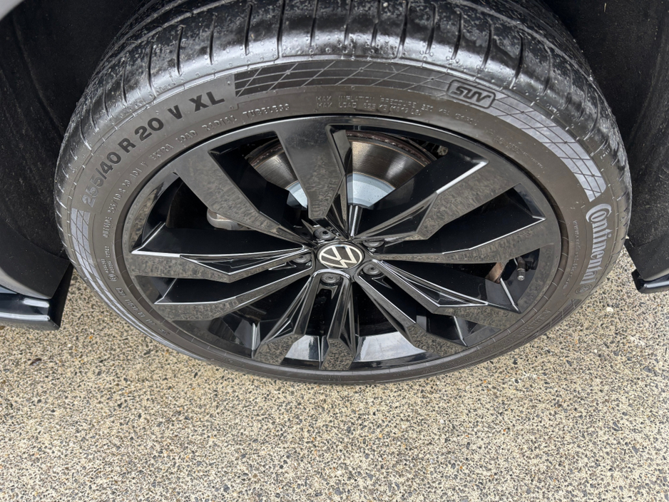 2024 Volkswagen Tiguan - image 10