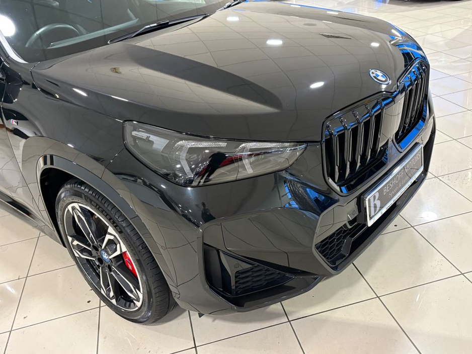 2025 BMW X1 - image 9