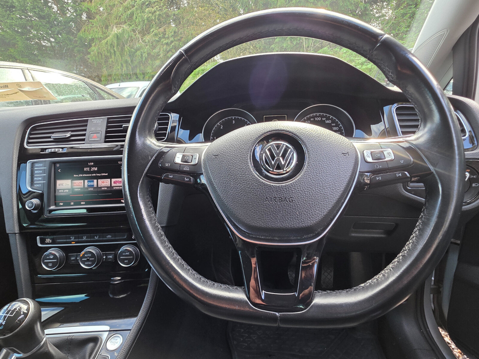 2016 Volkswagen Golf - image 8