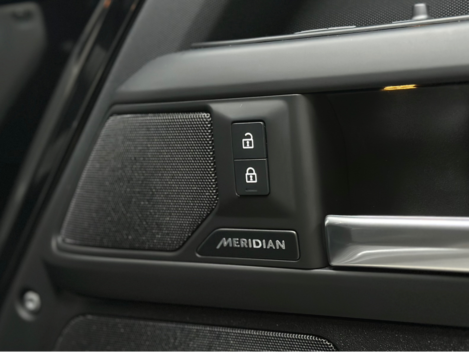2025 Land Rover Defender - image 20