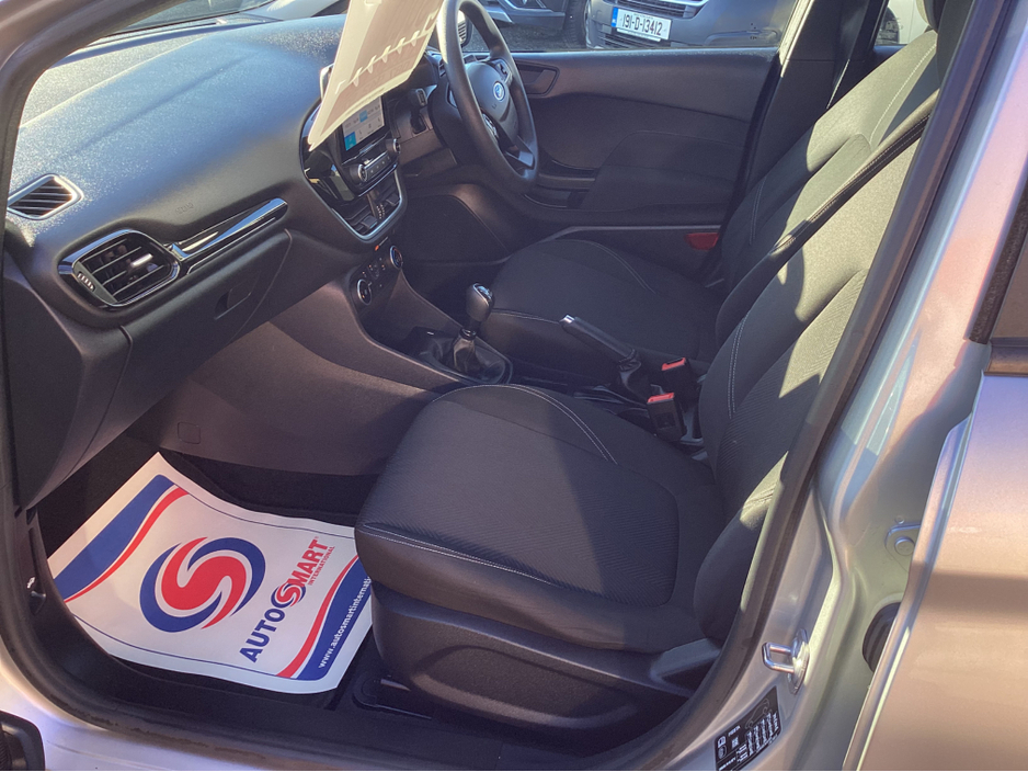 2022 Ford Fiesta - image 13