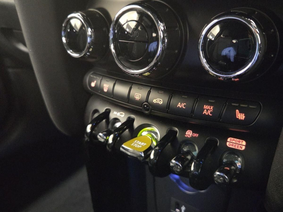 2022 MINI Hatch - image 26