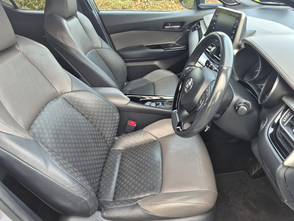 2021 Toyota C-HR 1.8 HYBRID SOL €23,999