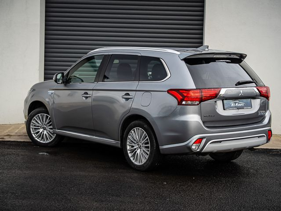 2018 Mitsubishi Outlander 2.4 4H Phev 132BHP 5DR Auto €19,950