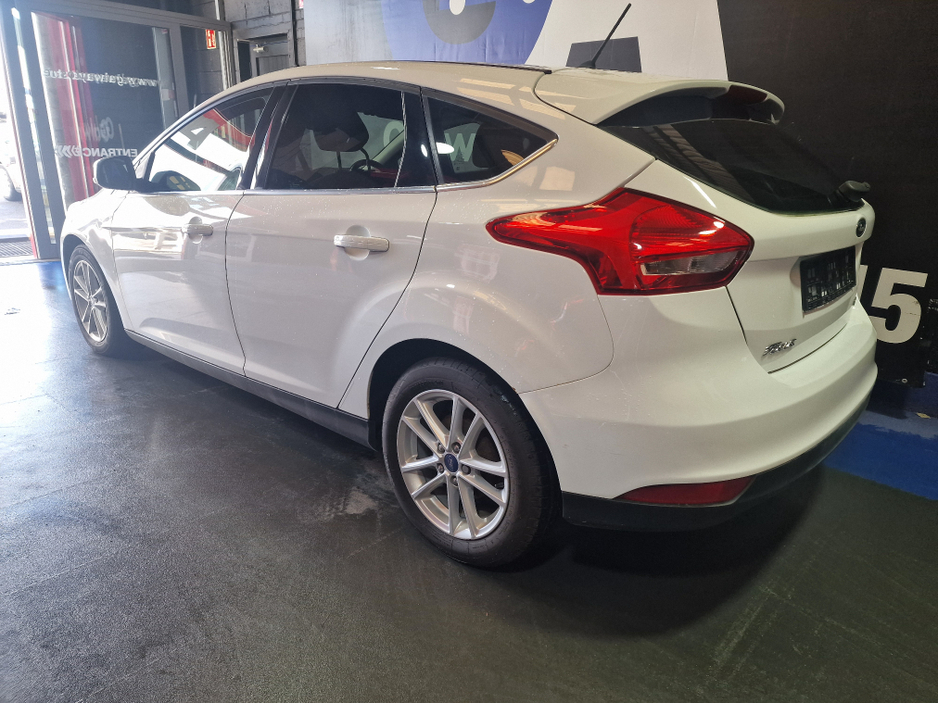 2015 Ford Focus - image 6