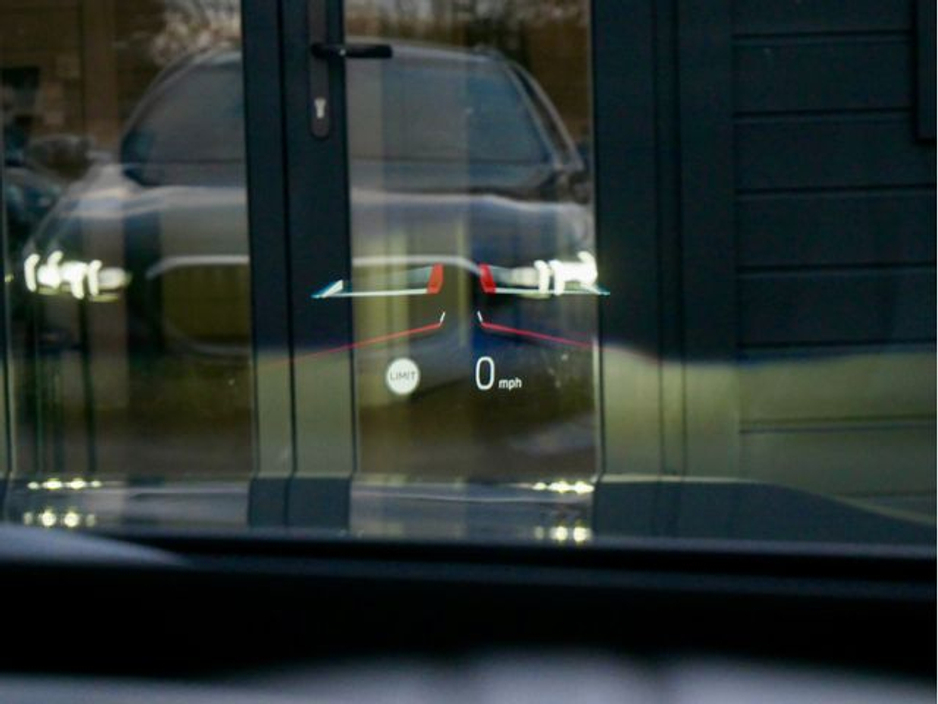 2025 BMW 5 Series - image 21