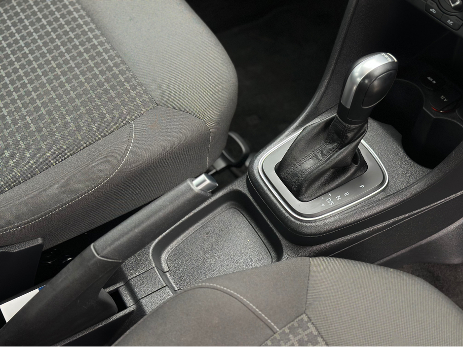 2017 Volkswagen Polo - image 19