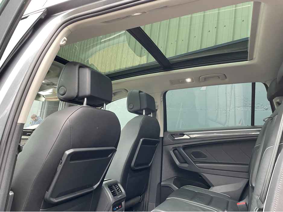 2021 Volkswagen Tiguan - image 10