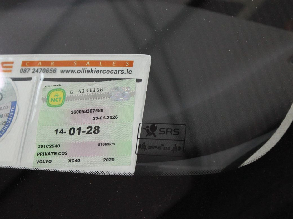 2020 Volvo XC40 - image 9