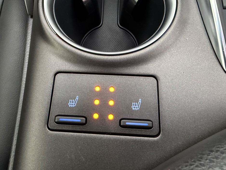 2023 Toyota Camry - image 32