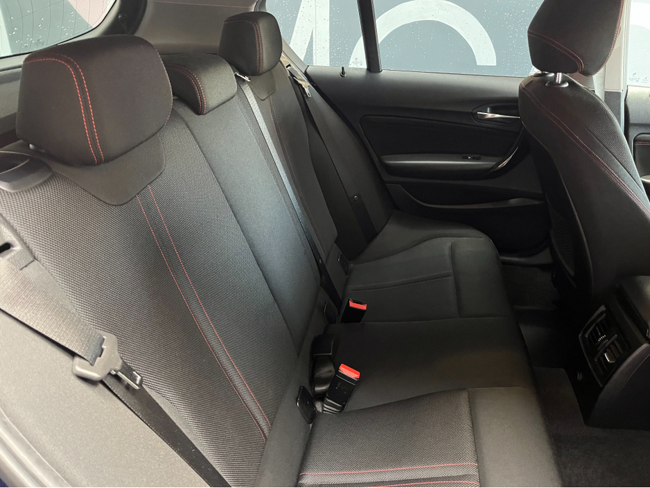 2017 BMW 1 Series - image 11