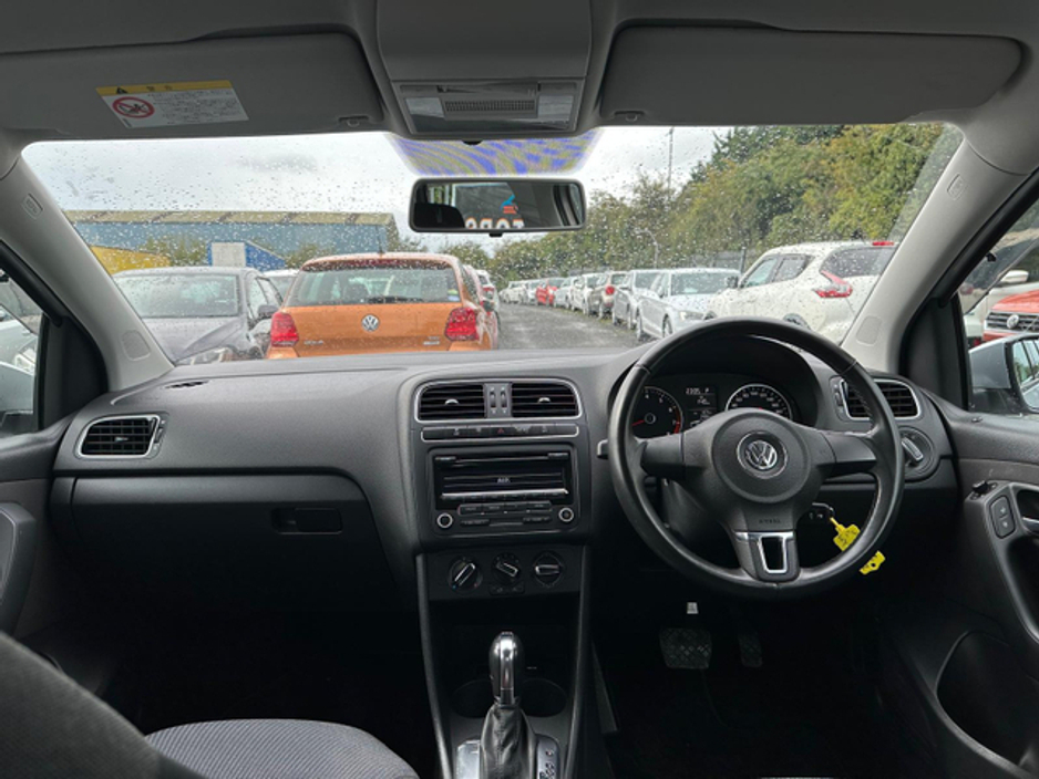 2014 Volkswagen Polo - image 13