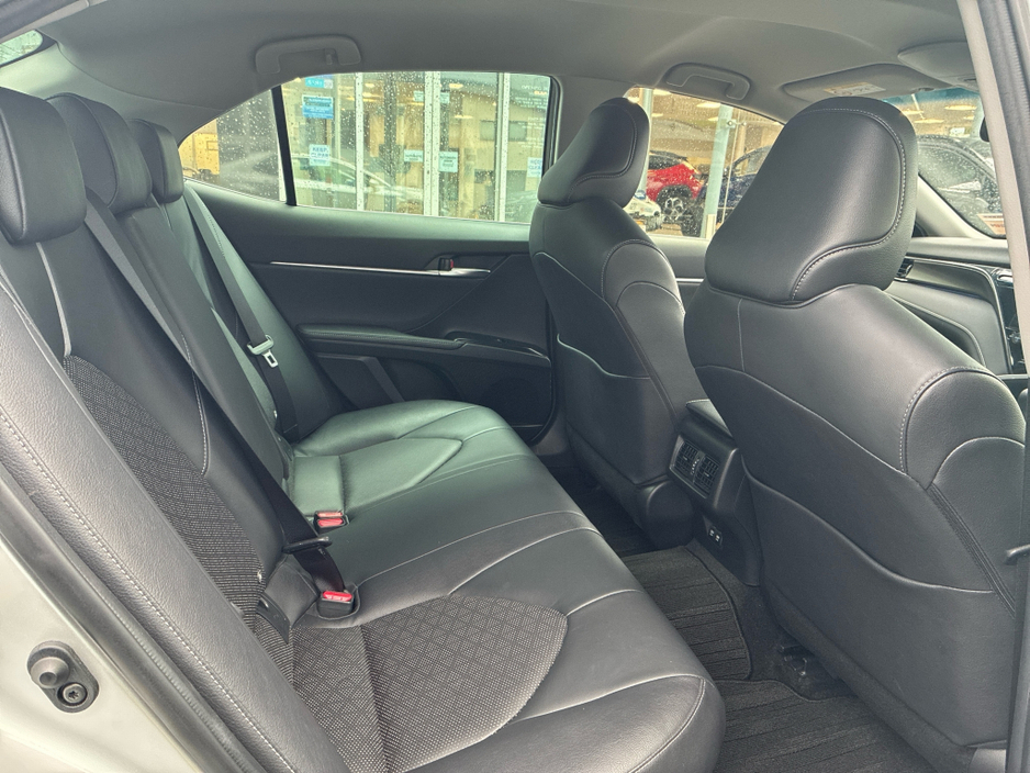 2019 Toyota Camry - image 10