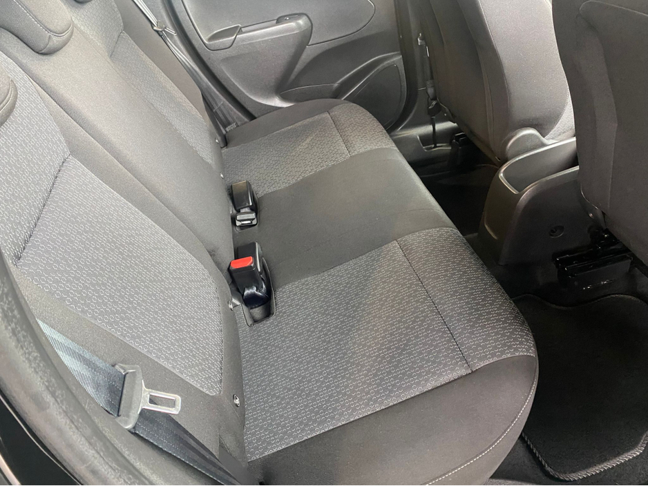 2023 Opel Crossland - image 14