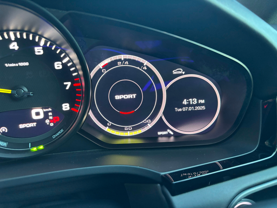 2022 Porsche Cayenne Coupe 3.0 V6 e-hybrid €73,995