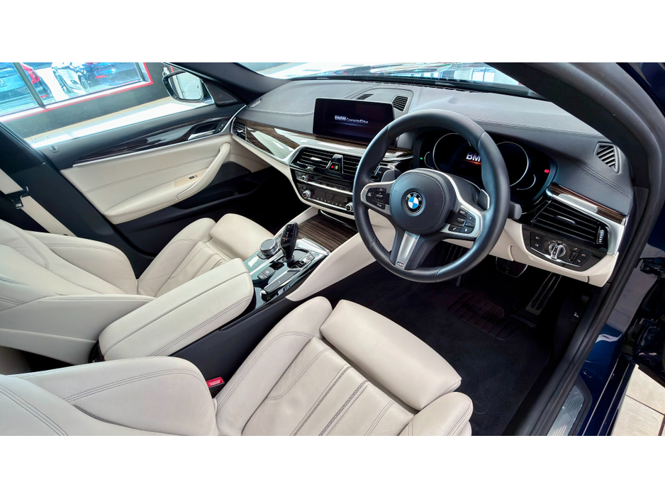 2018 BMW 5 Series - image 10