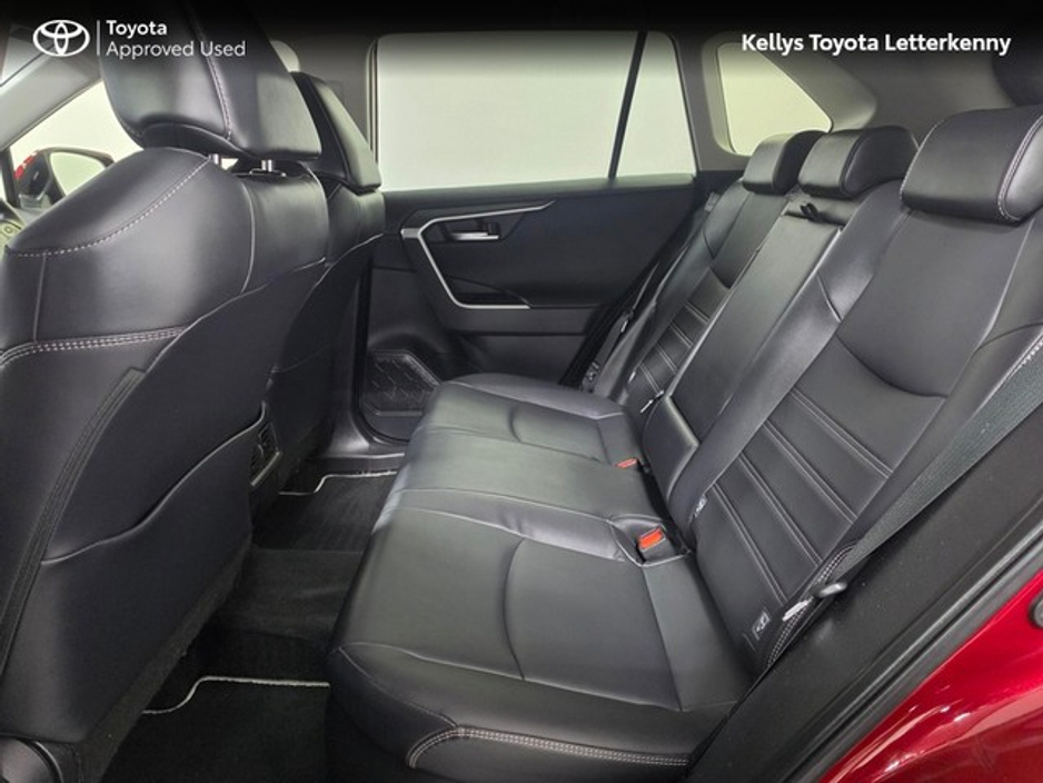 2023 Toyota Rav4 - image 7