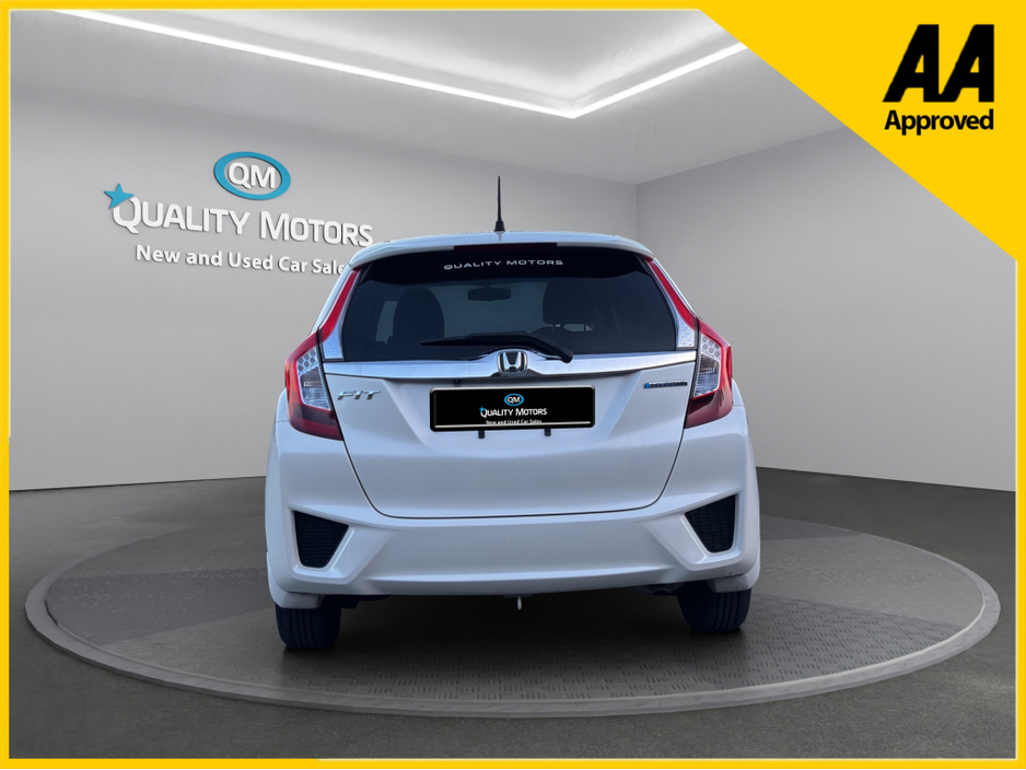 2016 Honda Fit - image 6