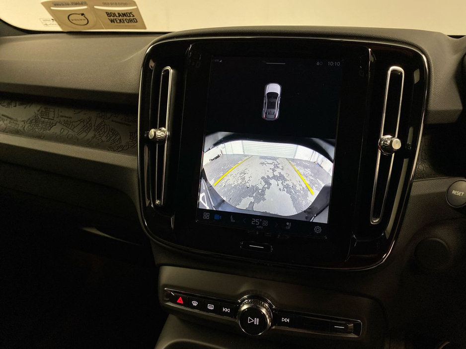 2026 Volvo EC40 - image 16